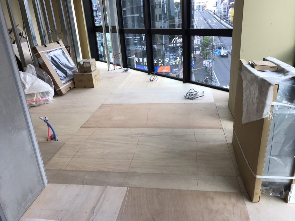 神奈川県横浜市西区フクビ乾式二重床ビルテナントの置床工事