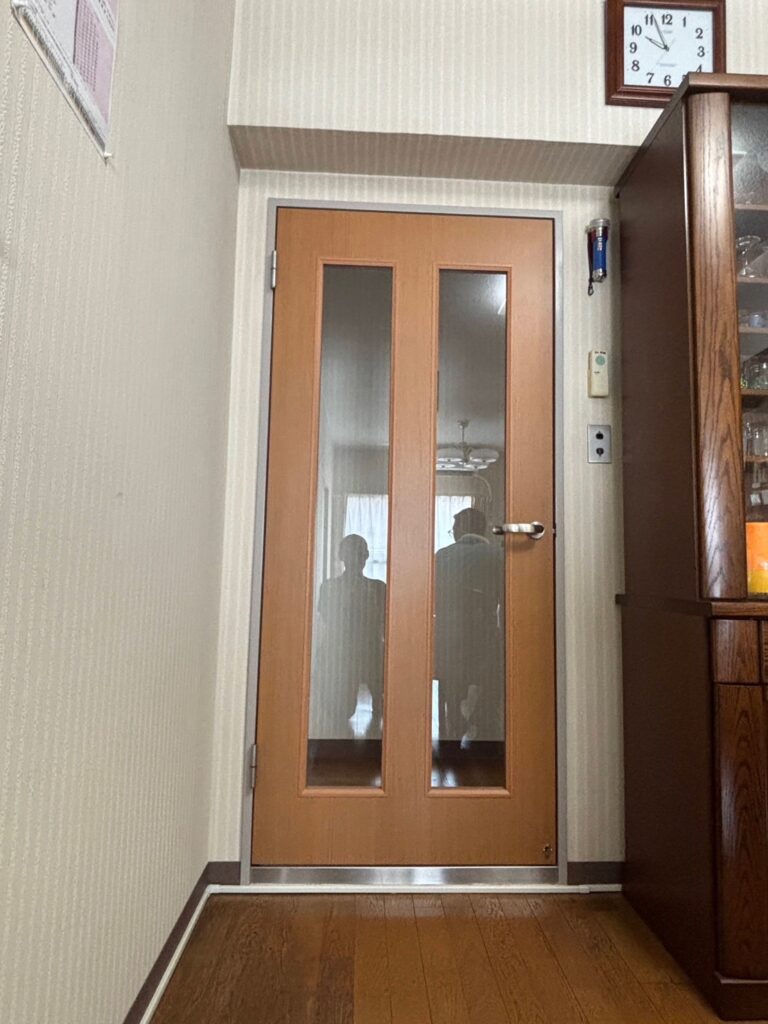 愛知県大府市マンションリビングドア工事店 オーダー木製建具【窓香房】