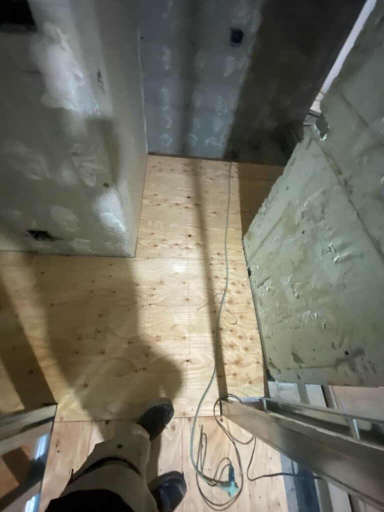 東京都世田谷区FUKUVI乾式二重床戸建住宅の置床工事店【株式会社秀和建工】