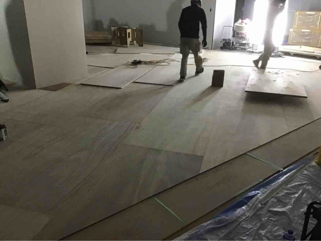 東京都武蔵野市ラワン構造用合板置床工事店 店舗【株式会社秀和建工】