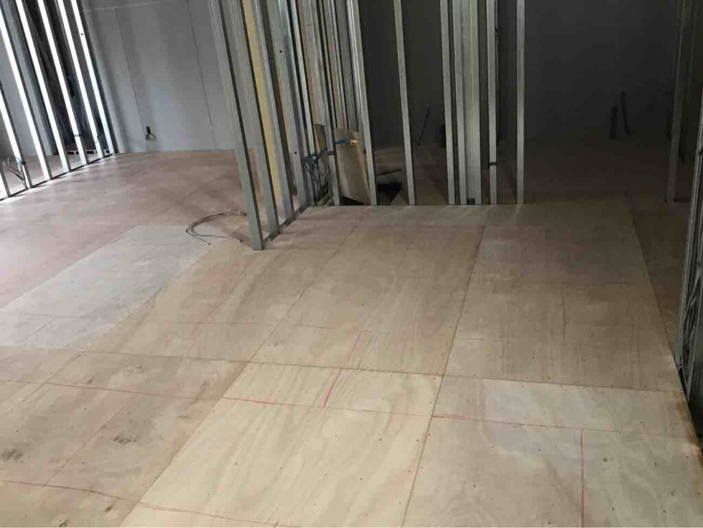 埼玉県川口市FUKUVI乾式二重床置床工事店 店舗【株式会社秀和建工】