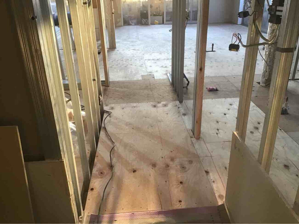 東京都中央区FUKUVI乾式二重床1日置床工事店 マンション【株式会社秀和建工】