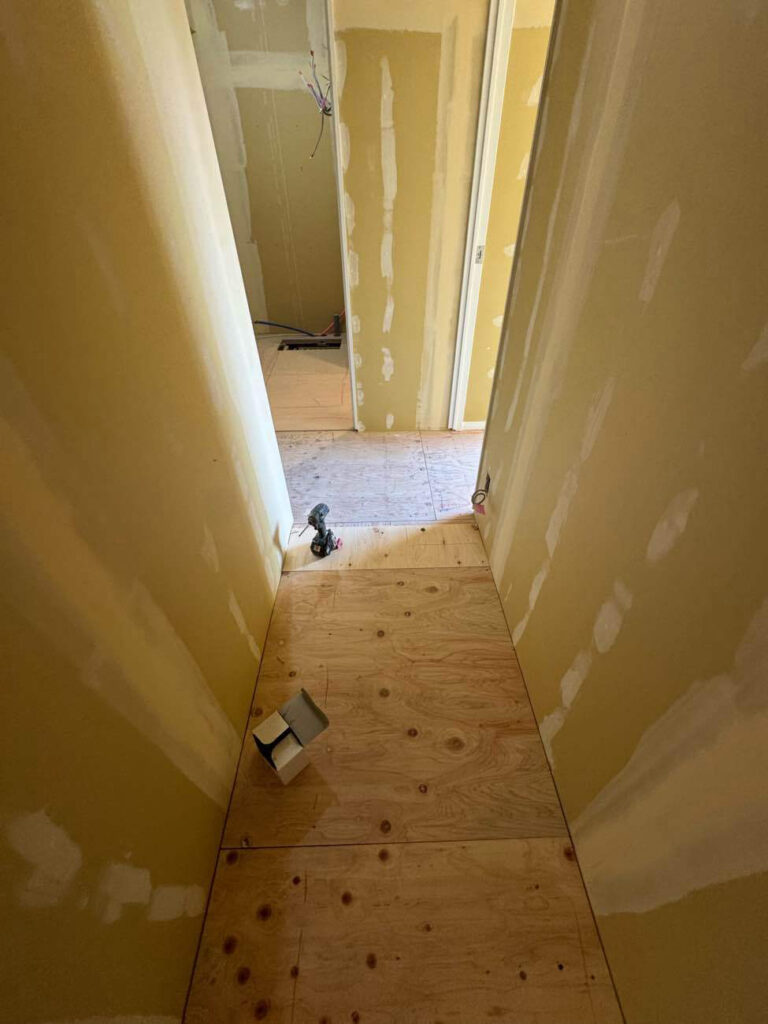 東京都目黒区 ラワン構造用合板 針葉樹構造用合板 置床工事店【株式会社秀和建工】