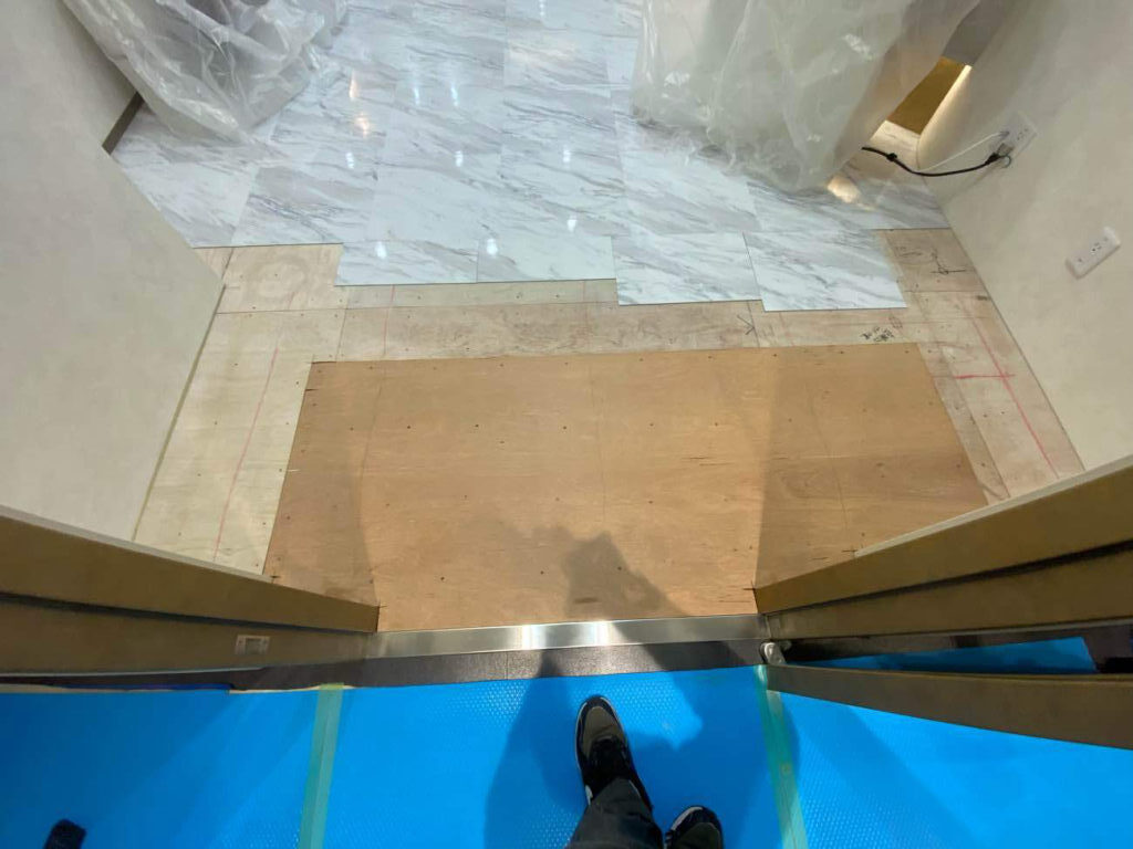 東京都中央区銀座FUKUVI（フクビ）乾式二重床置床工事店 美容クリニック追加工事【株式会社秀和建工】