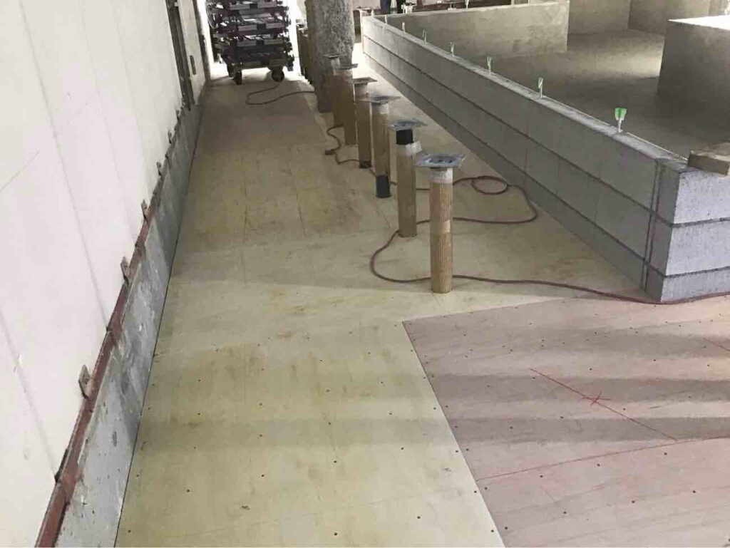 東京都新宿区FUKUVI乾式二重床置床工事店 店舗【株式会社秀和建工】