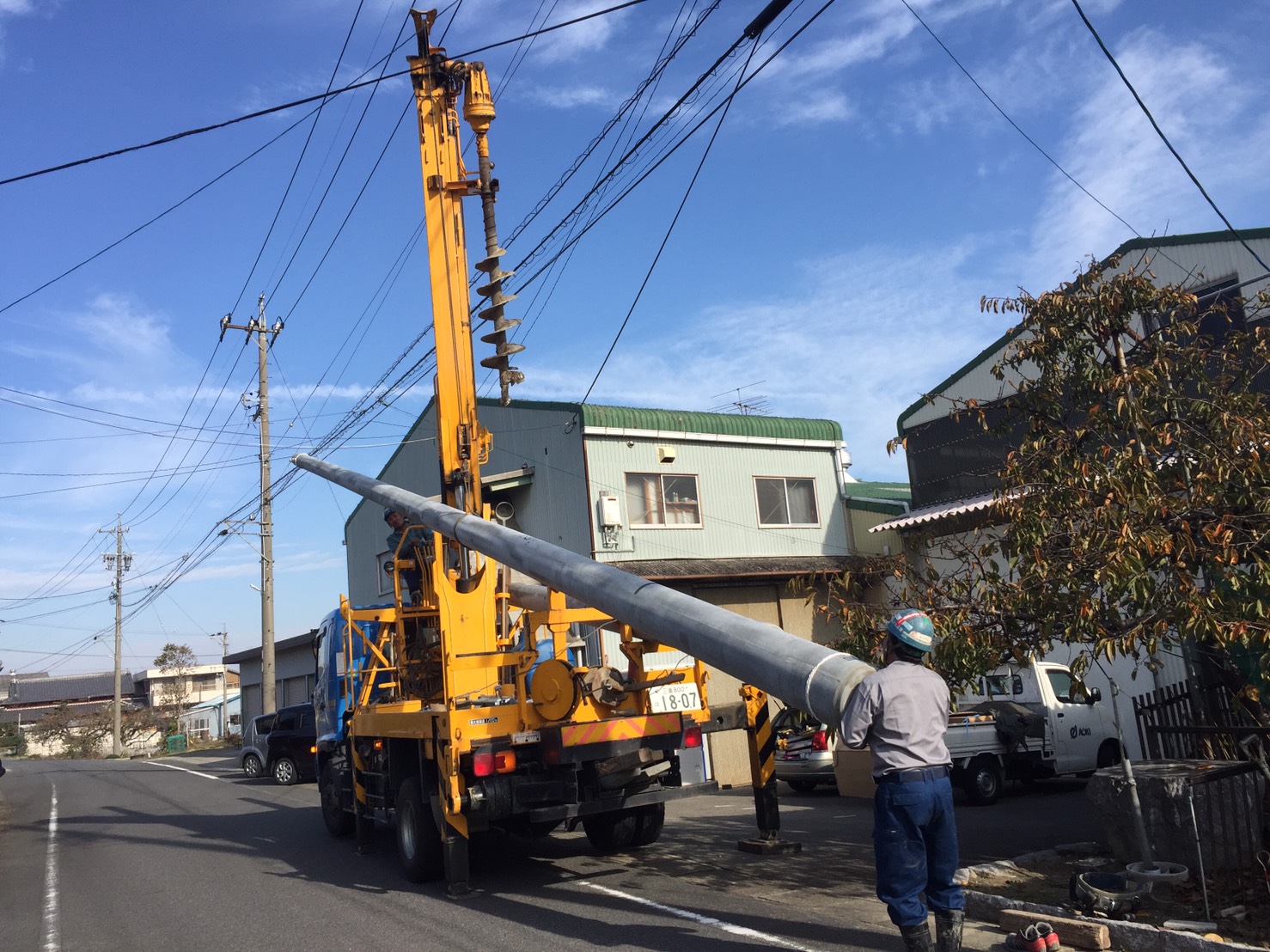 愛知県名古屋市 電柱工事 キュービクル設置に伴う高圧受電の為の建柱工事