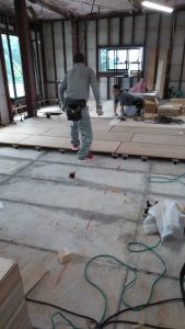 群馬県前橋市にて飲食店の床リフォーム置床工事