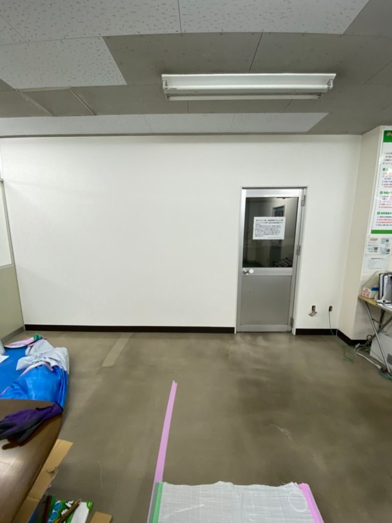 食品冷蔵物流倉庫 事務所結露対策工事（神奈川県厚木市）