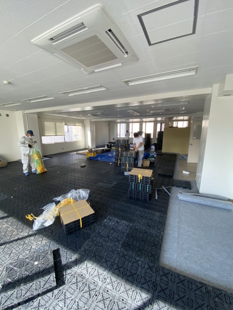 神奈川県平塚市にてオフィスのOAフロア工事を行いました。TN50