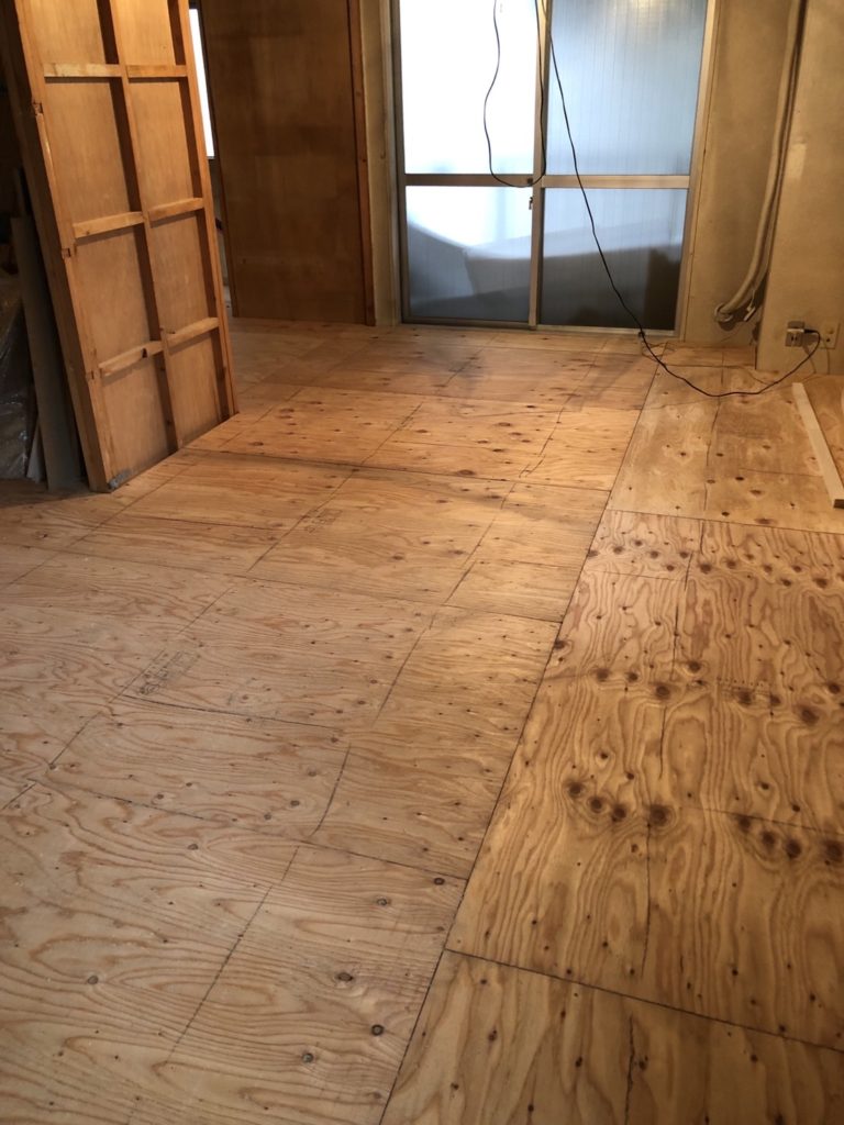 東京都港区にて集合住宅の置床工事を行いました。フリーフロアCP