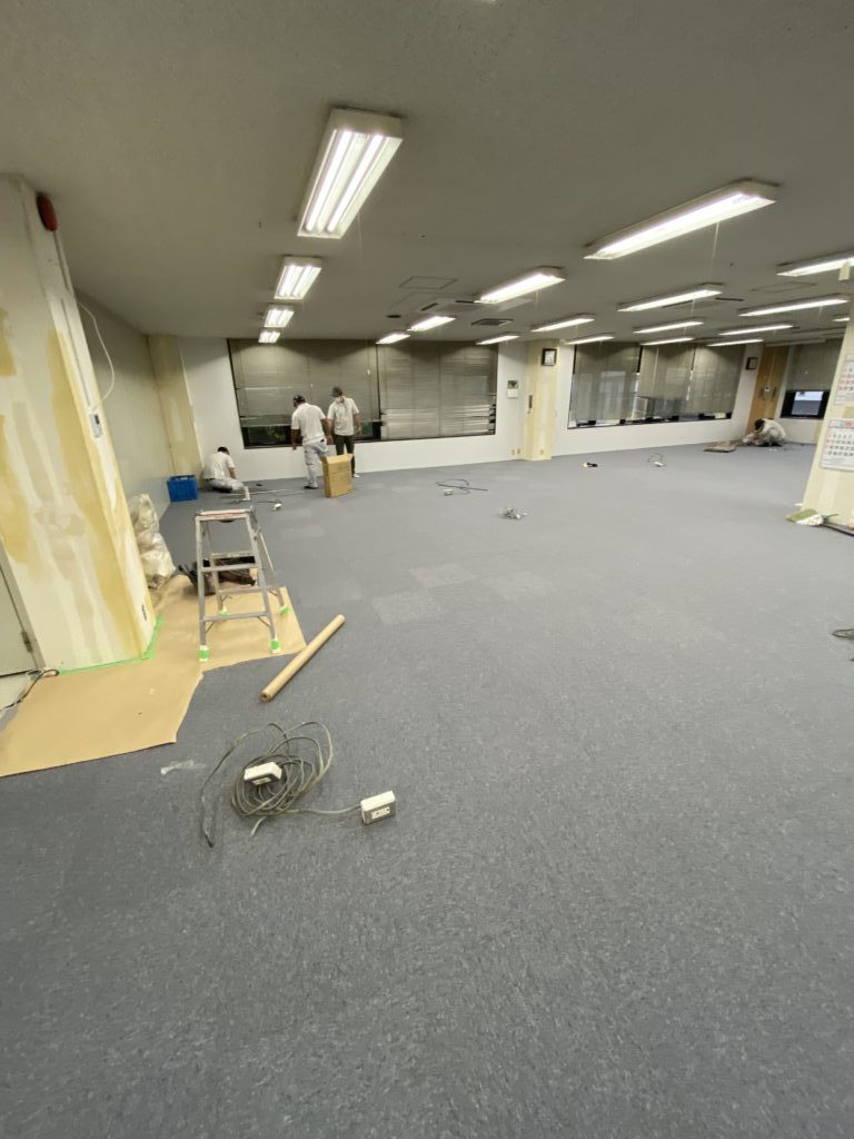 埼玉県さいたま市にてオフィス家具入れ替えに伴うOAフロア改修工事を行いました。