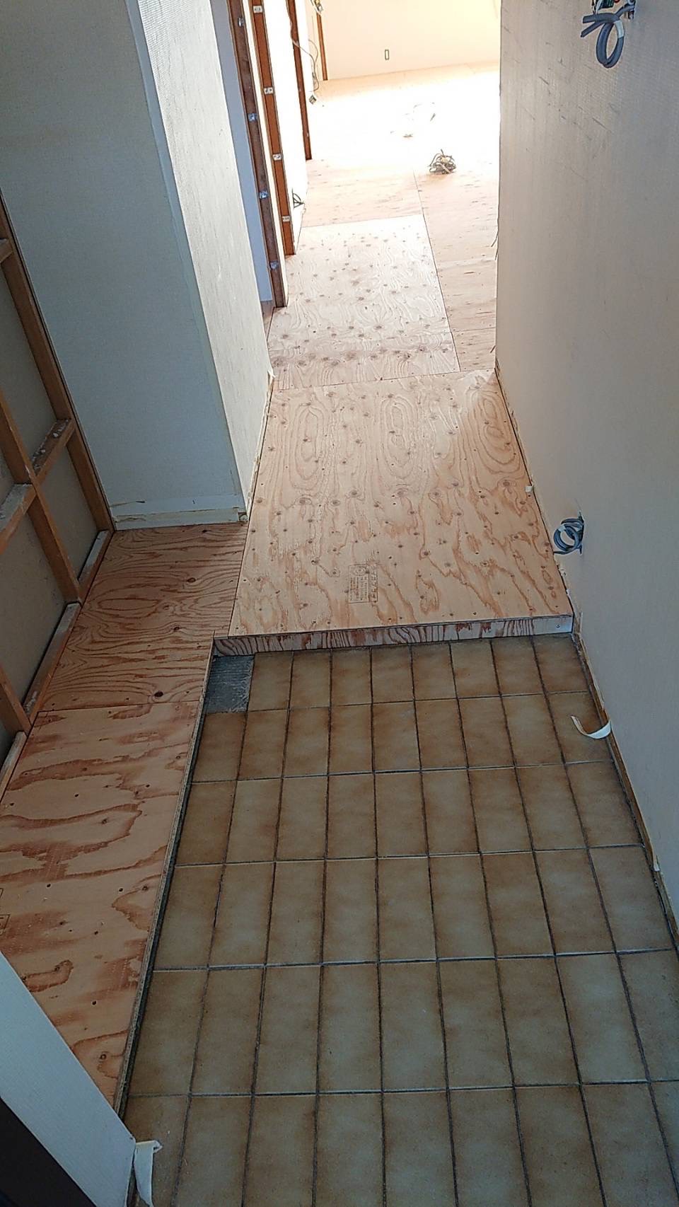 東京都大田区にてマンションの１日置床工事を行いました。 フリーフロアCP
