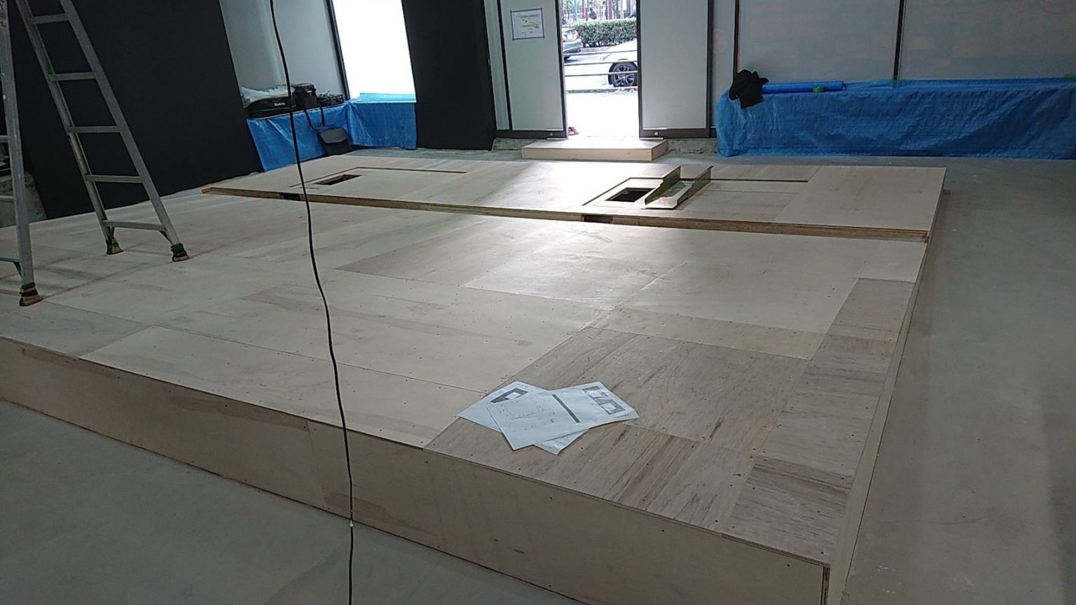 東京都港区にてゴルフスタジオの置床工事を行いました。乾式二重床