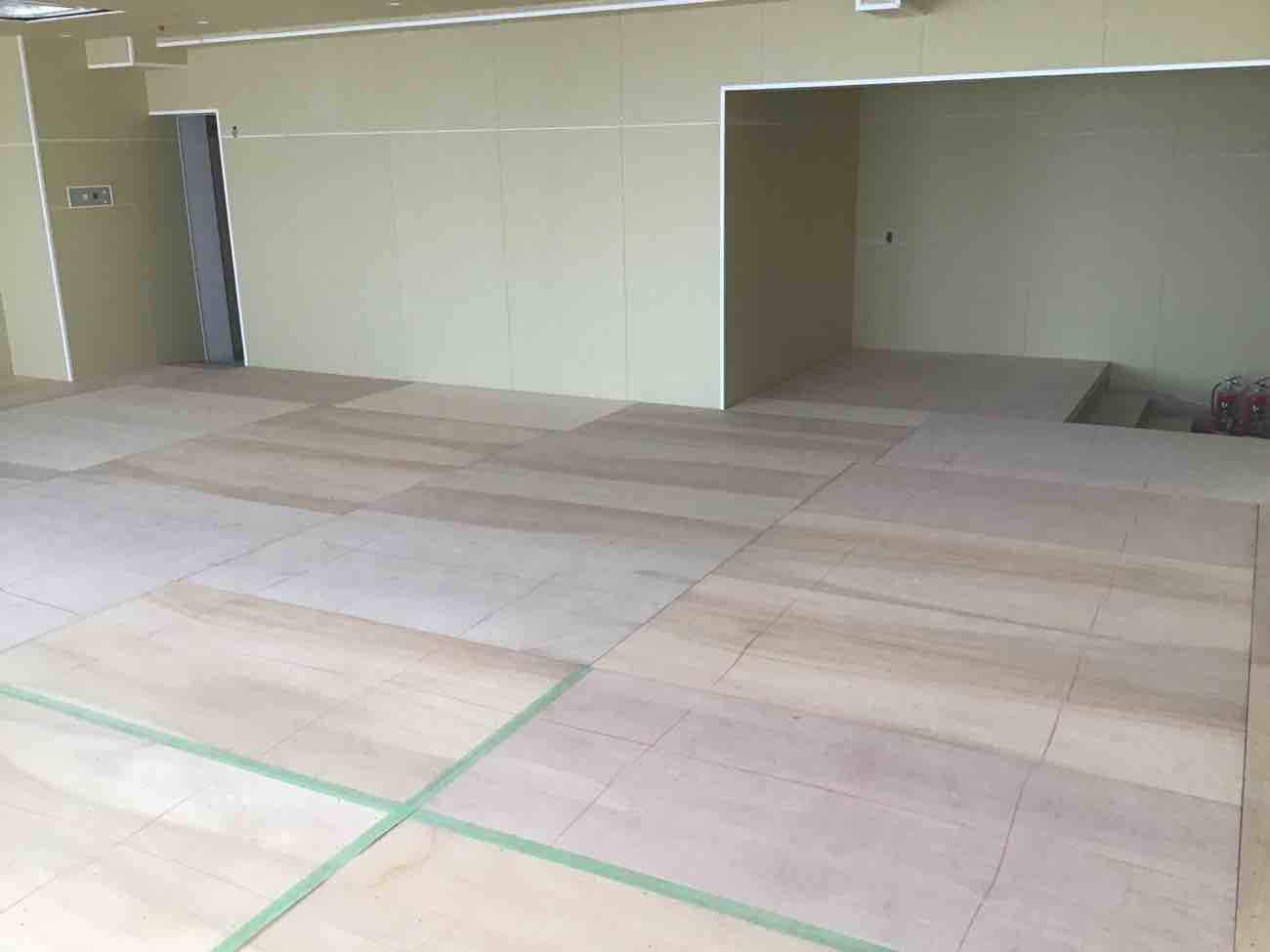 千葉県鴨川市にて病院改修に伴う置床工事を行いました。フリーフロアーエアロビクスシステム