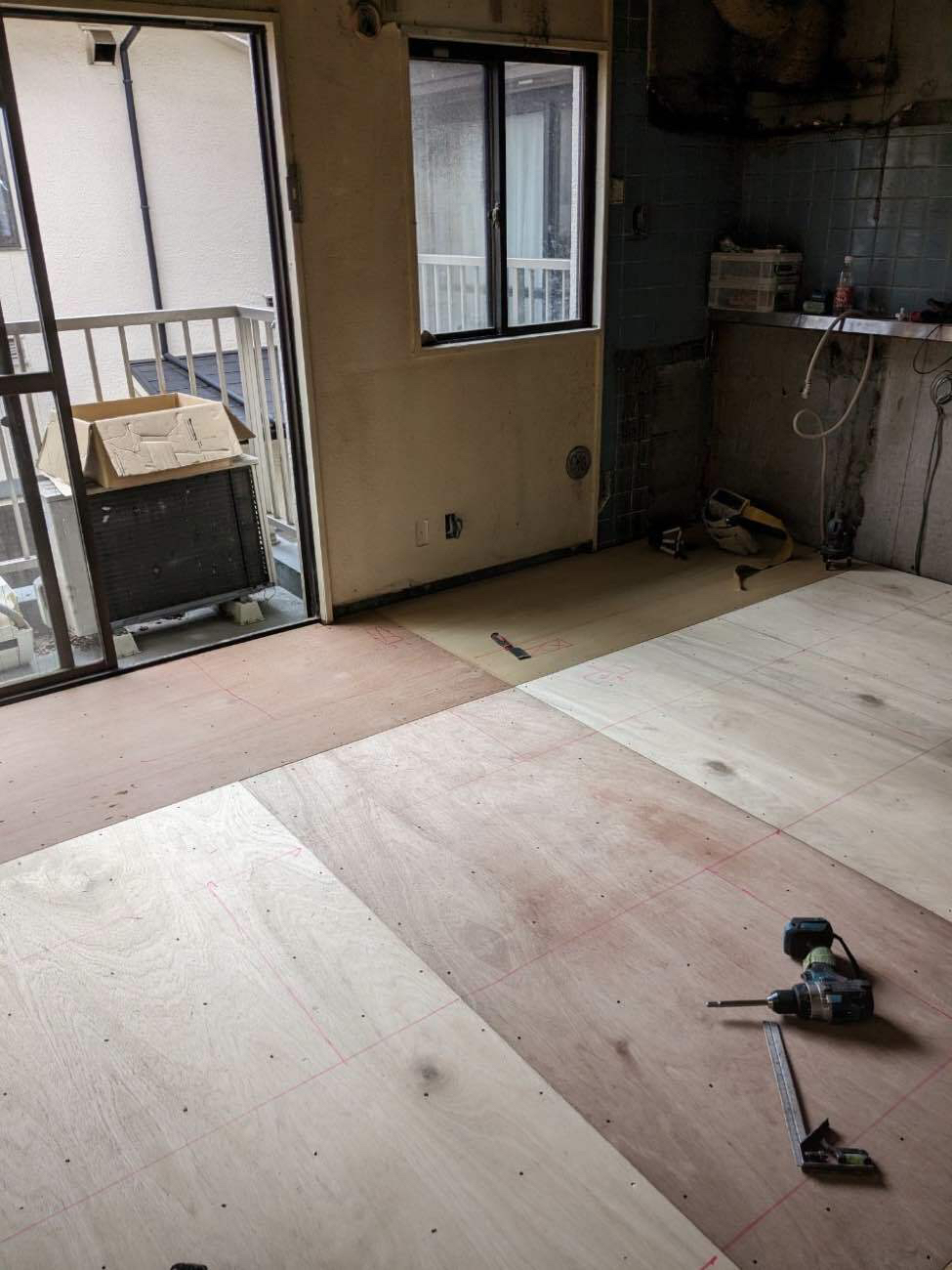 東京都大田区にてマンション真相に伴うの置床工事を行いました。乾式二重床