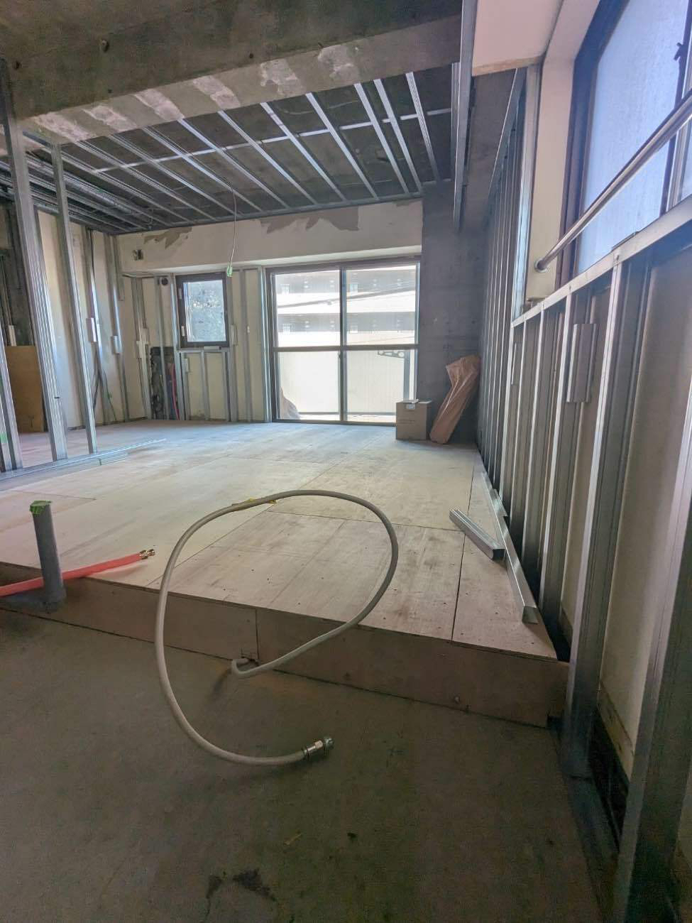 東京都目黒区にてマンションの置床工事を行いました。乾式二重床