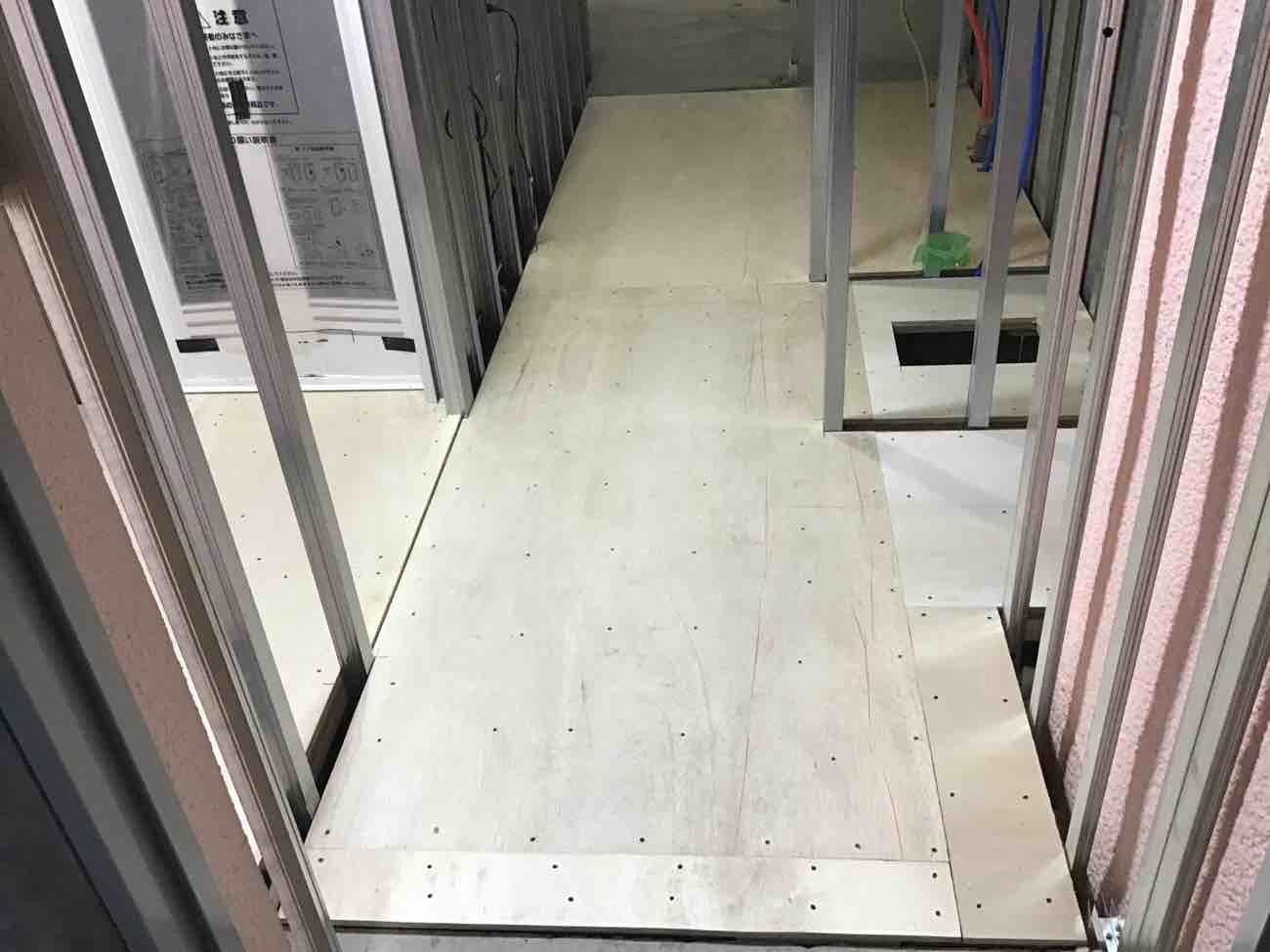東京都大田区にて店舗の置床工事を行いました。乾式二重床