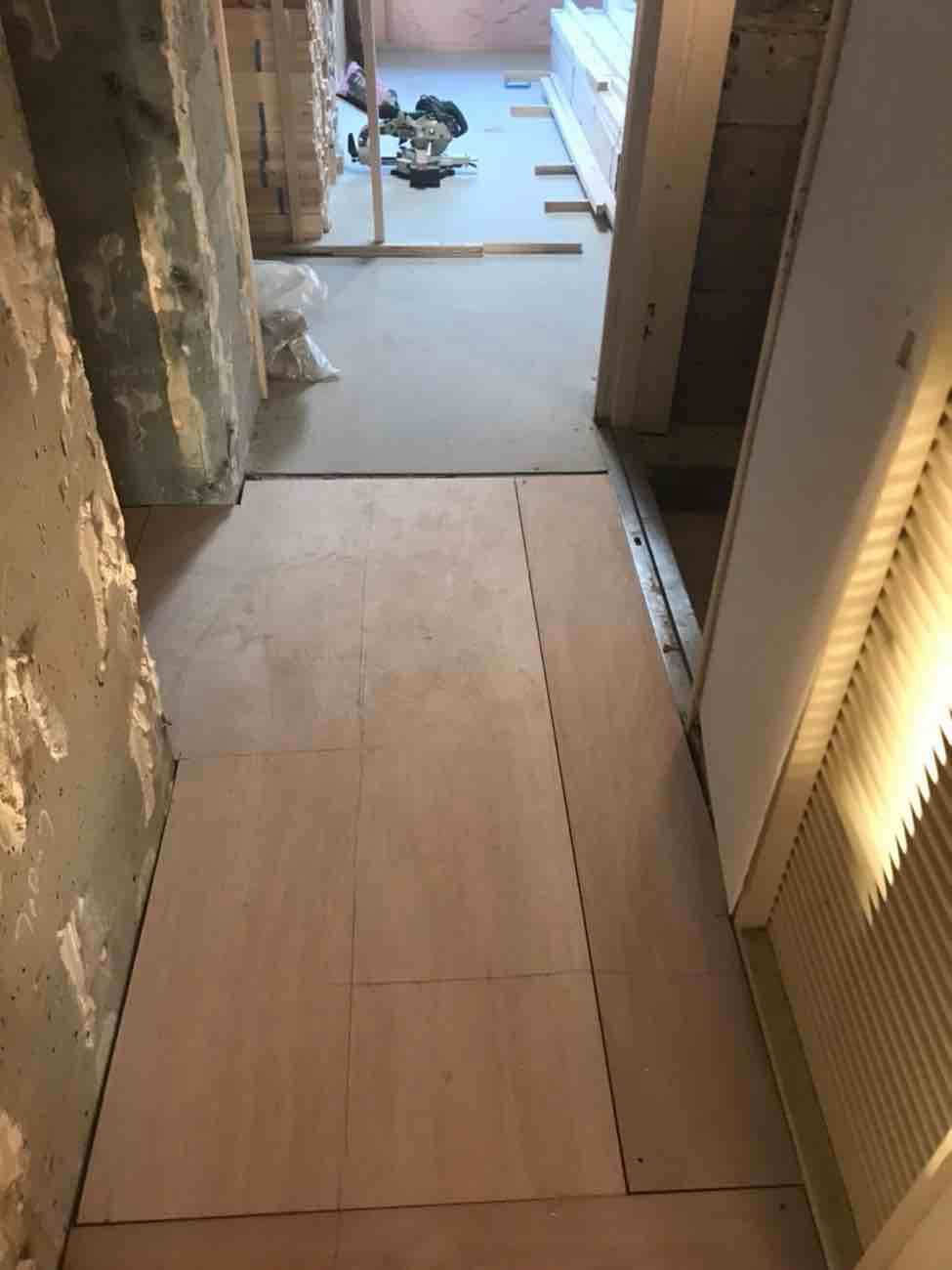 東京都目黒区にてマンション置床工事を行いました。乾式二重床
