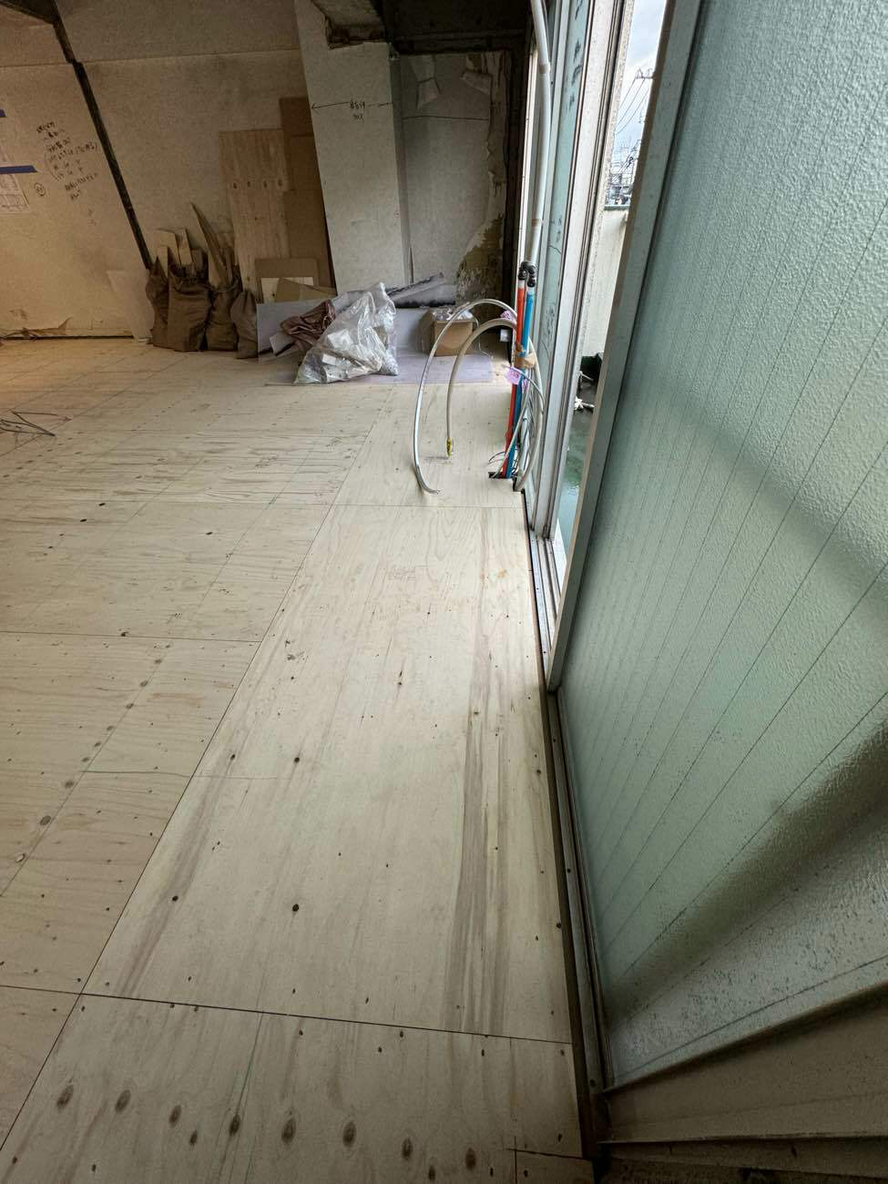 東京都品川区にてマンションの置床工事を行いました。フリーフロアCP