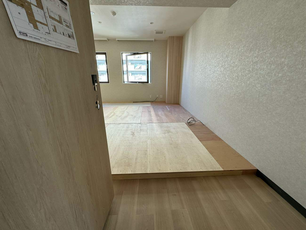 東京都江戸川区にて店舗の置床工事を行いました。フリーフロアCP
