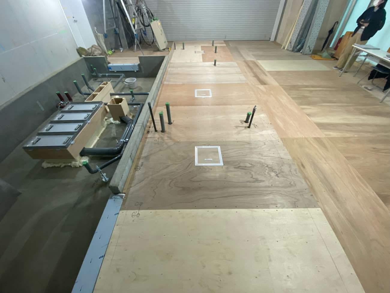 東京都港区にて店舗の置床工事を行いました。乾式二重床