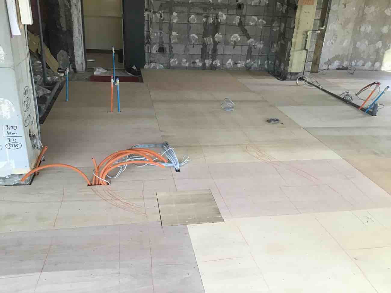東京都港区にてマンション置床工事を行いました。フリーフロアCP