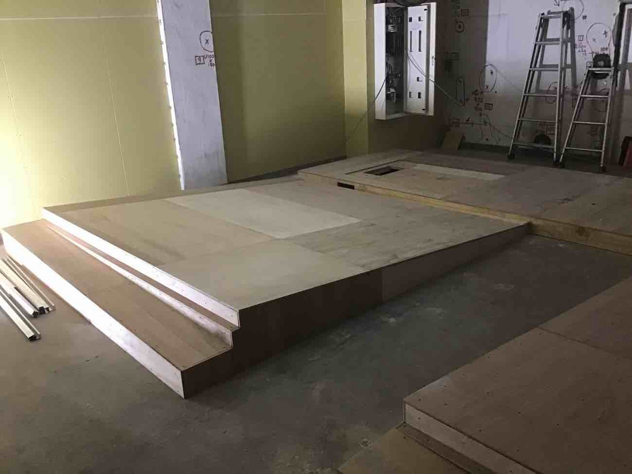 東京都文京区にてシミュレーションゴルフ店舗の置床工事を行いました。乾式二重床