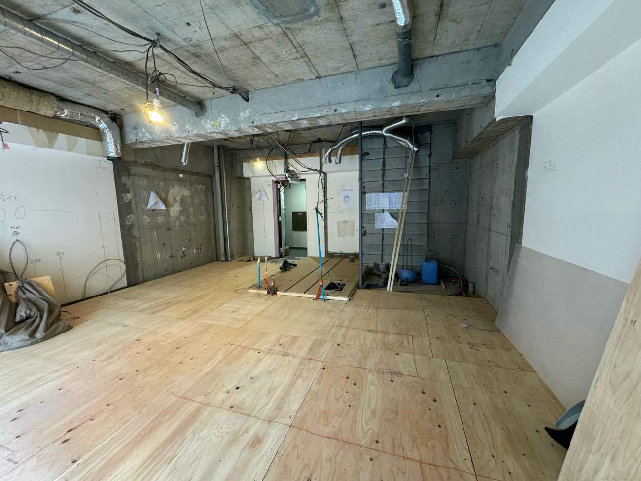 東京都渋谷区にてマンション置床工事を行いました。フリーフロアCP