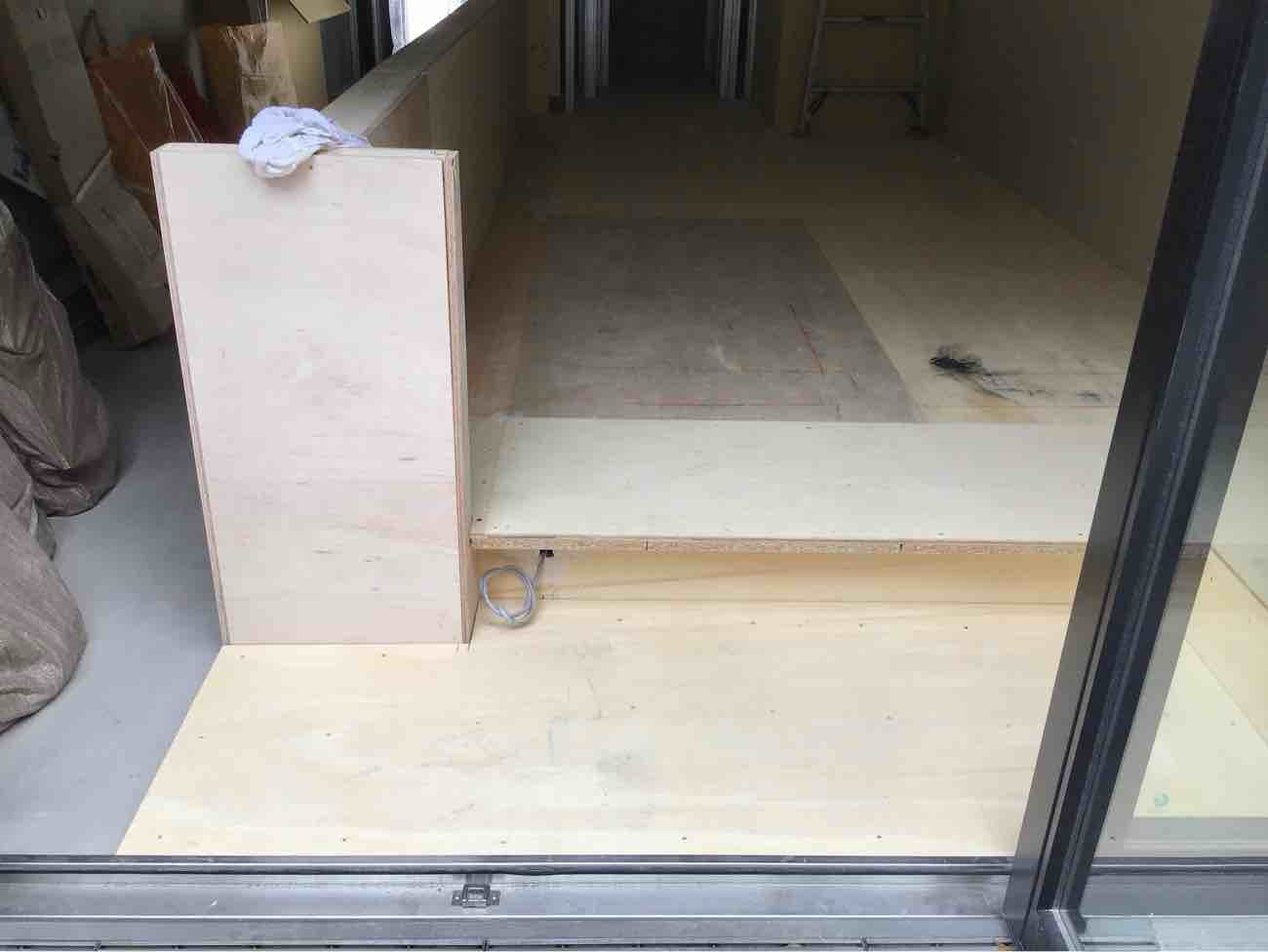 東京都渋谷区にて店舗の置床工事を行いました。乾式二重床