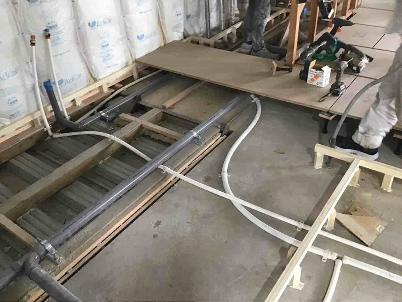 東京都大田区にてマンション置床工事を行いました。乾式二重床