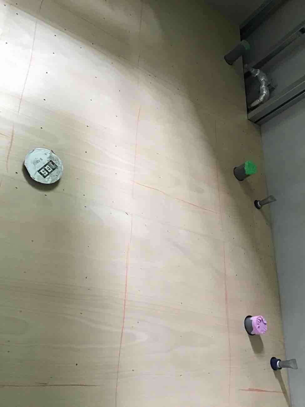 千葉県千葉市緑区にて学校のトイレ改修に伴う置床工事を行いました。フリーフロアCP-F