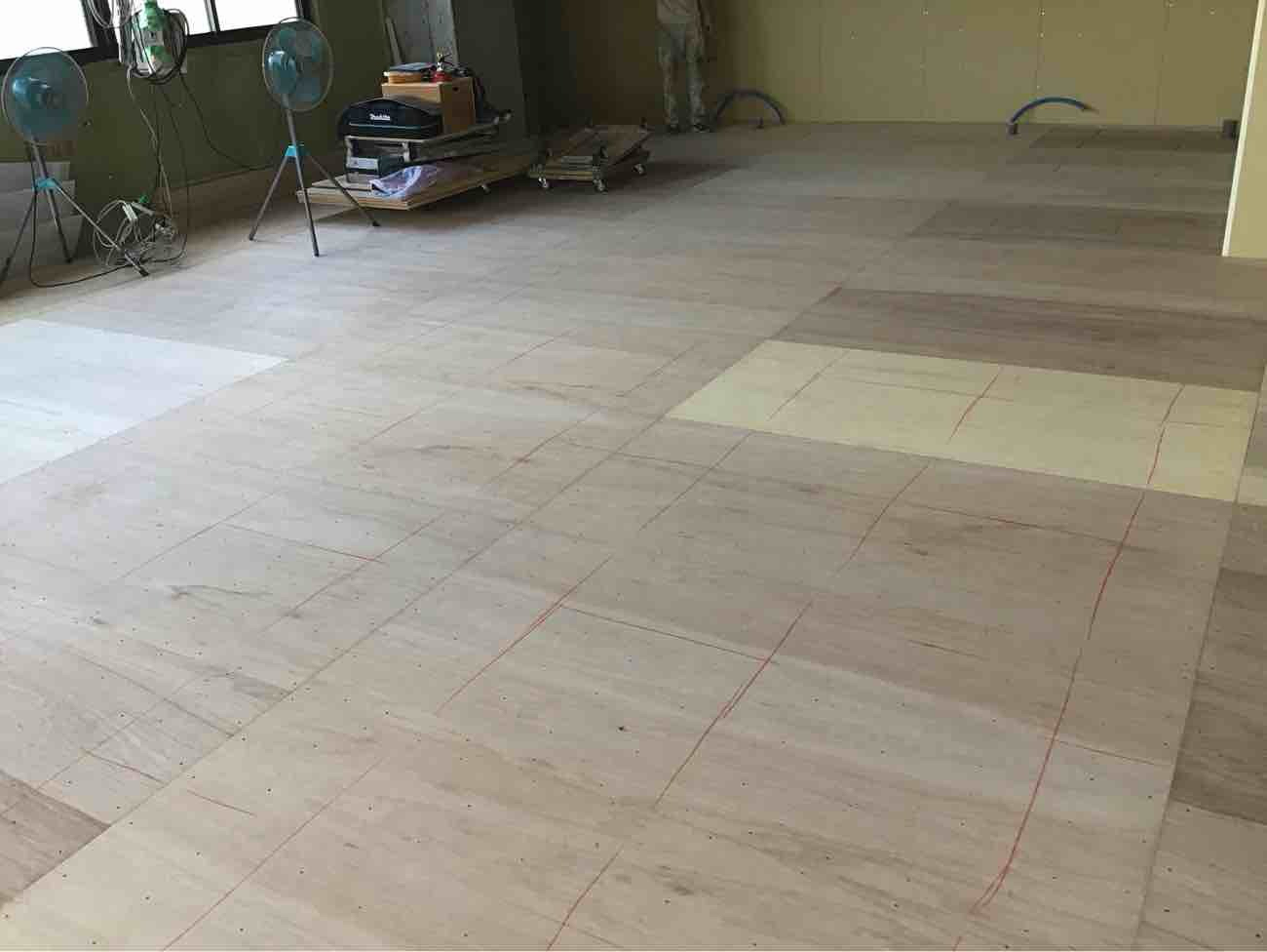 東京都世田谷区にてクリニックの置床工事を行いました。乾式二重床