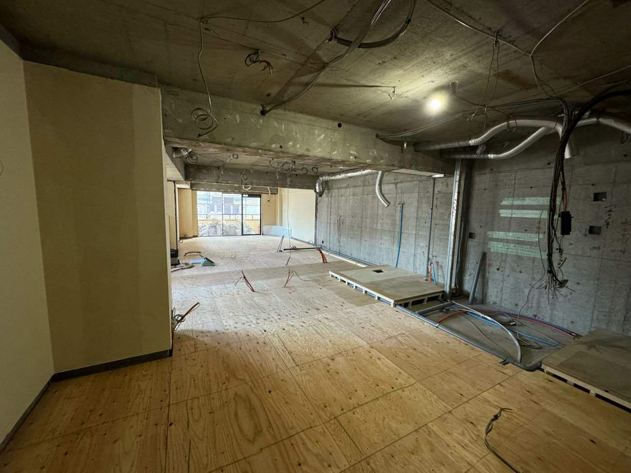 東京都品川区にてマンション置床工事を行いました。フリーフロアCP