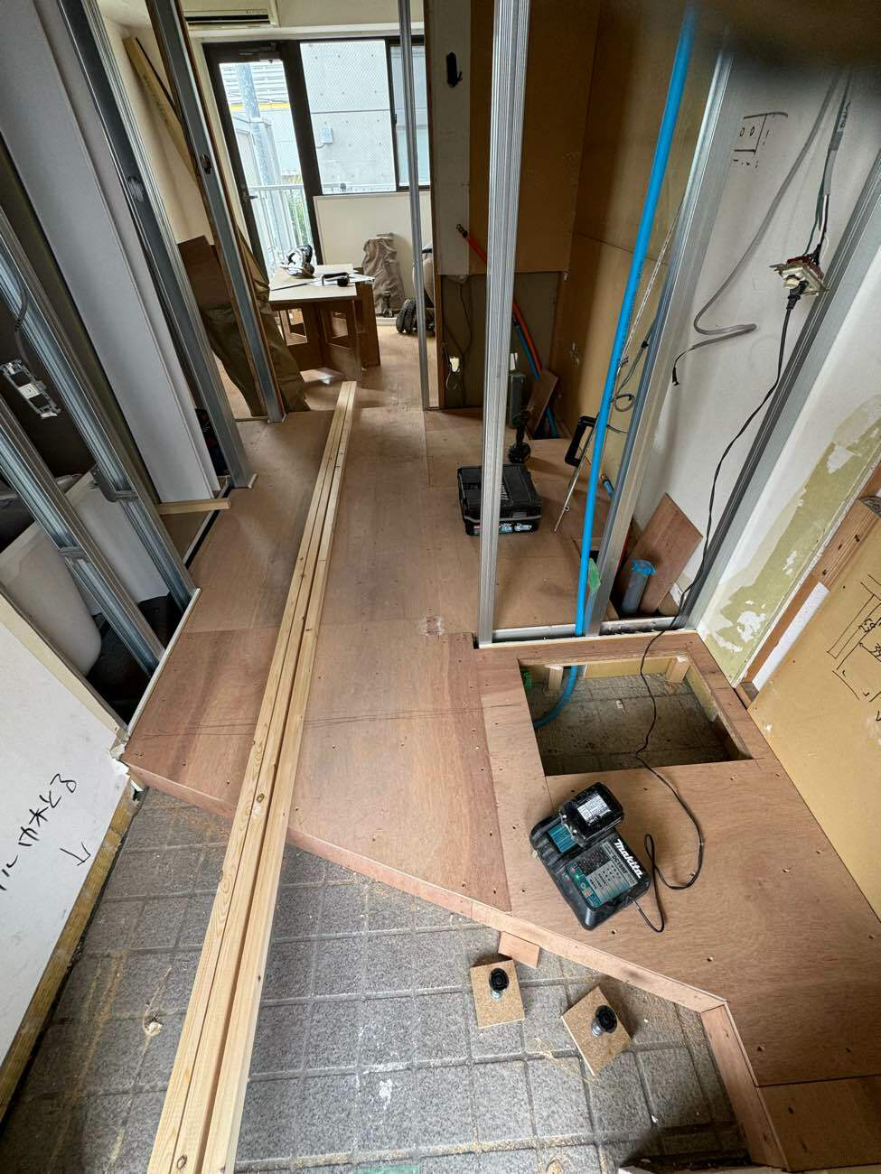 東京都小金井市にてマンションの置床工事を行いました。フリーフロアCP