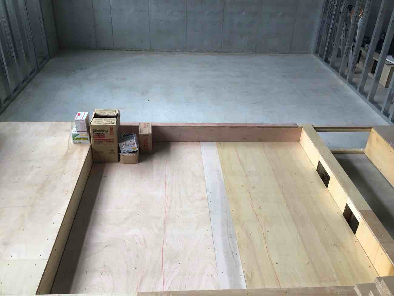 横浜市青葉区にて店舗新築の置床工事を行いました。乾式二重床