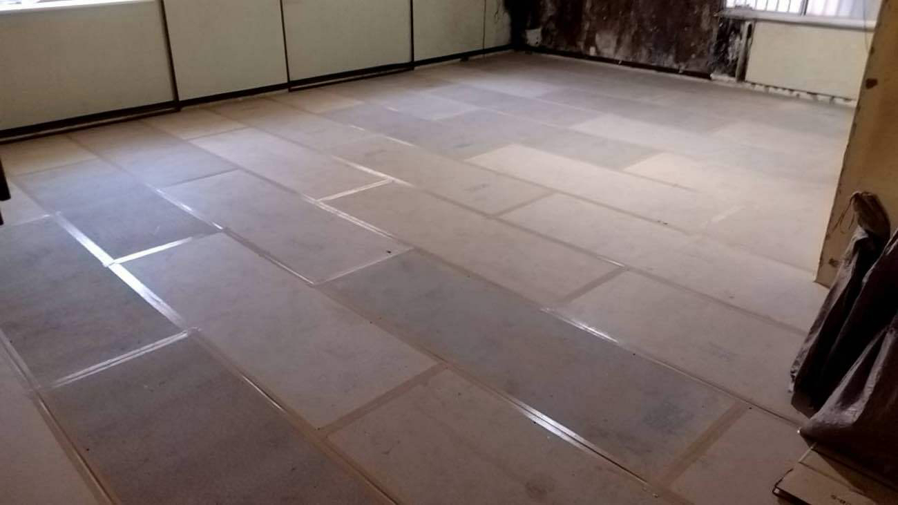 東京都杉並区にてマンション1日置床工事を行いました。乾式二重床