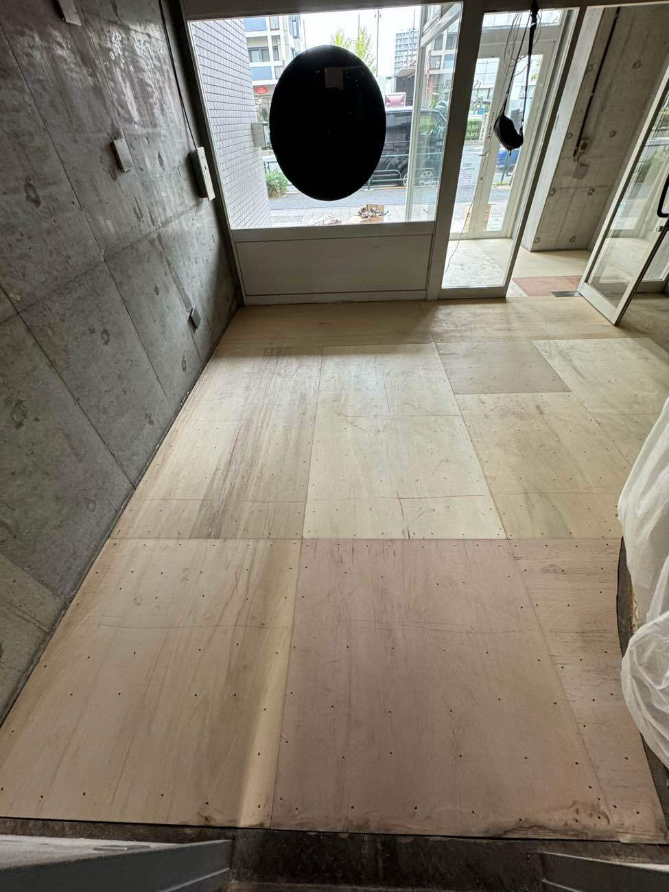 東京都江戸川区にて動物病院改修に伴う置床工事を行いました（1期）。フリーフロアCP