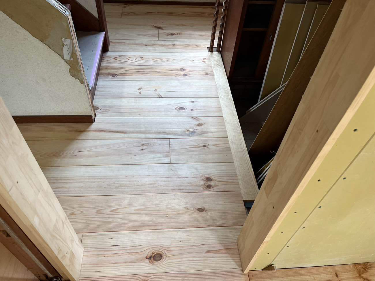 神奈川県横須賀市にて戸建住宅フローリング工事を行いました。20ｍｍ厚フロア