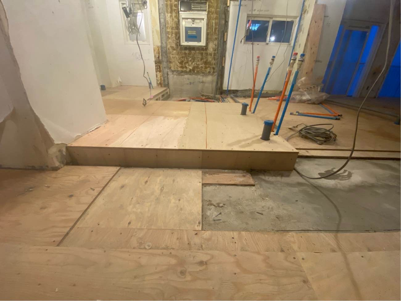 東京都千代田区にてマンションの置床工事を行いました。フリーフロアCP