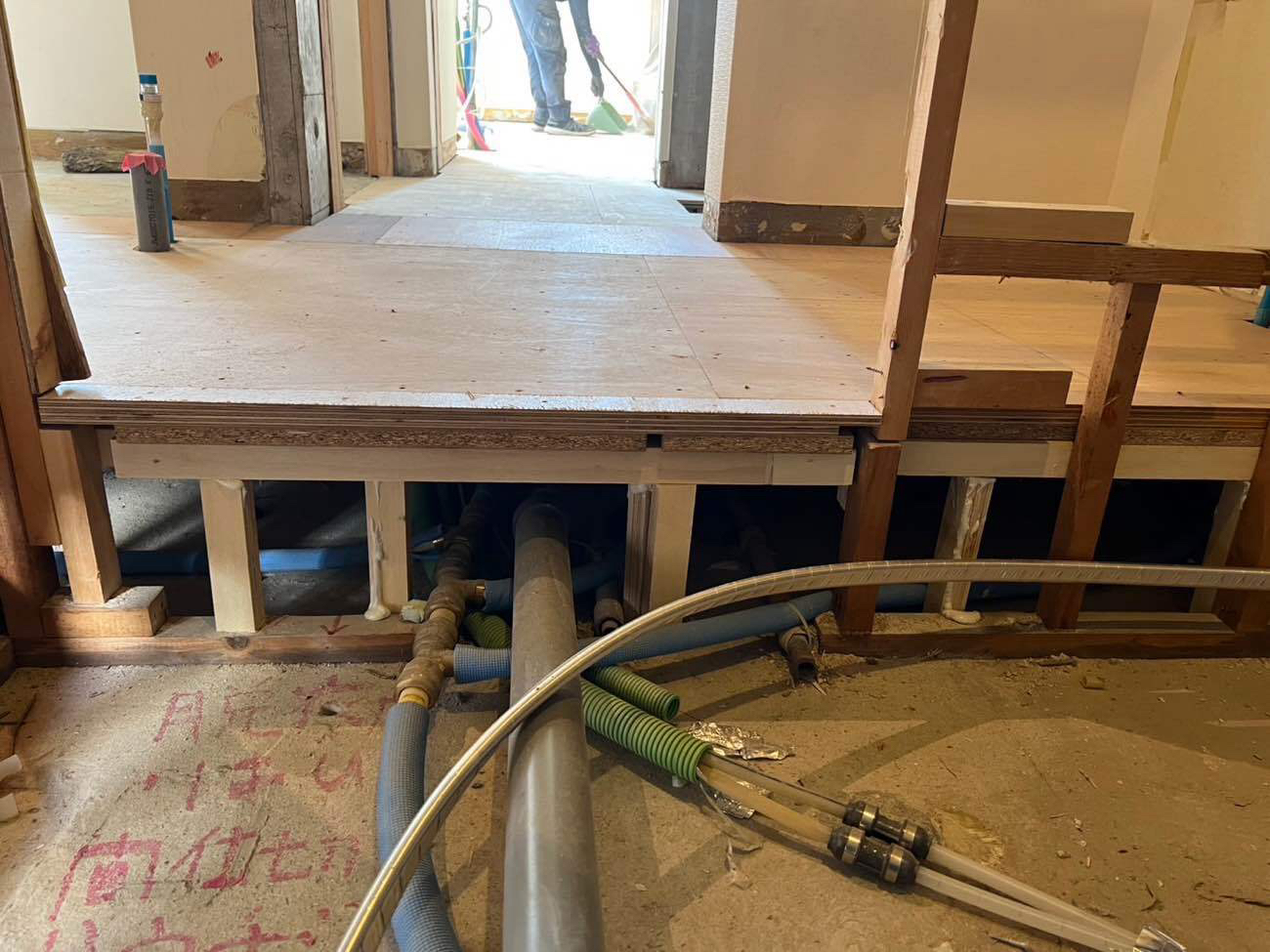 東京都世田谷区にてマンションの置床工事を行いました。フリーフロアCP