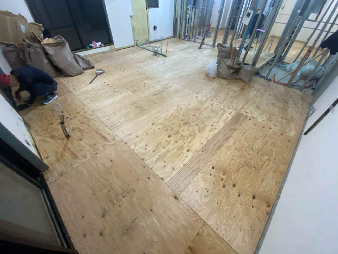 東京都世田谷区にてマンション1日置床工事を行いました。フリーフロアCP