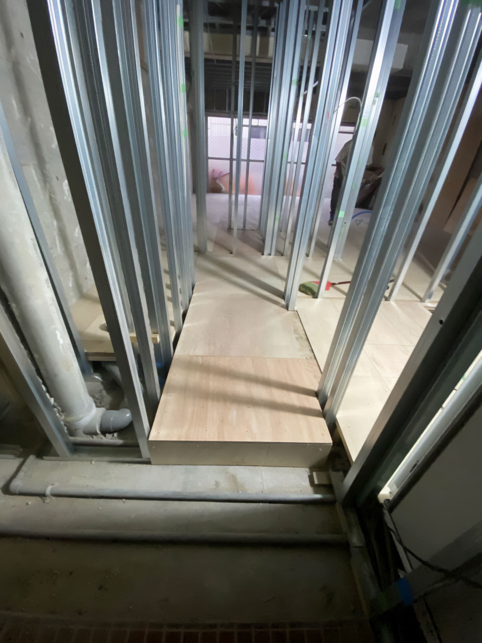 東京都板橋区にてマンション置床工事を行いました。乾式二重床