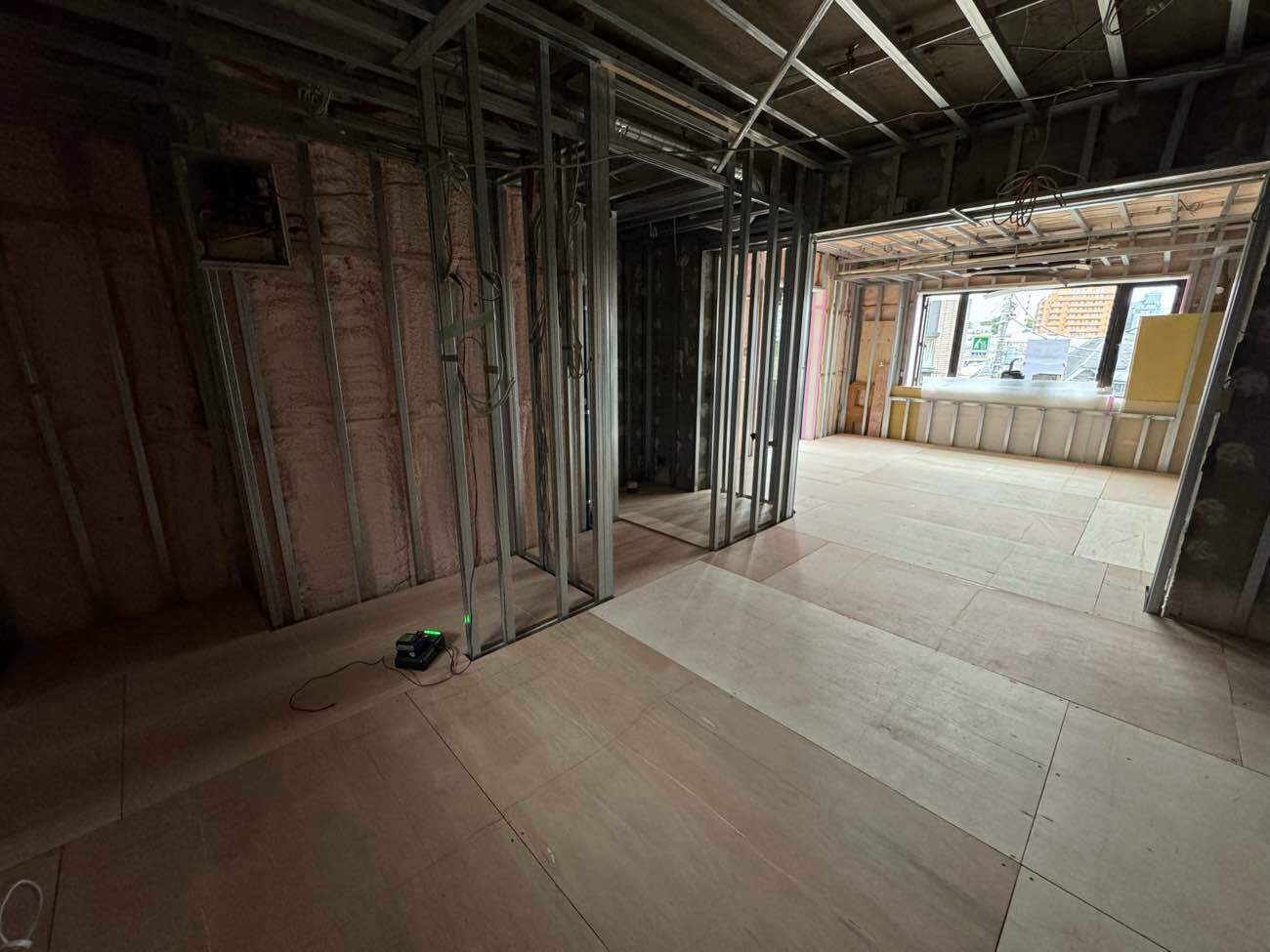 東京都品川区にてマンションの置床工事を行いました。乾式二重床