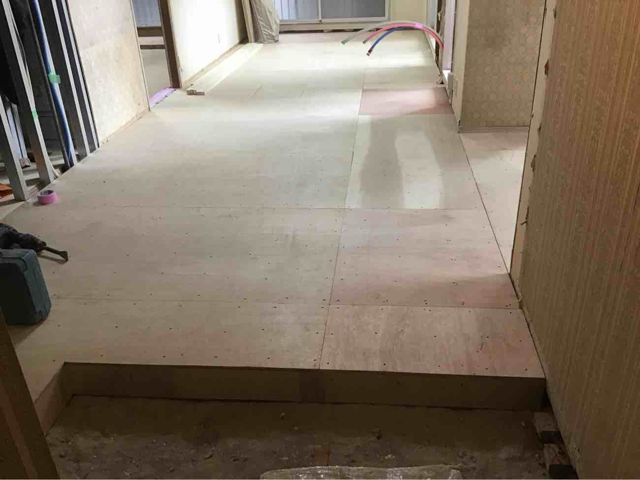 東京都渋谷区にてマンション1日置床工事を行いました。乾式二重床