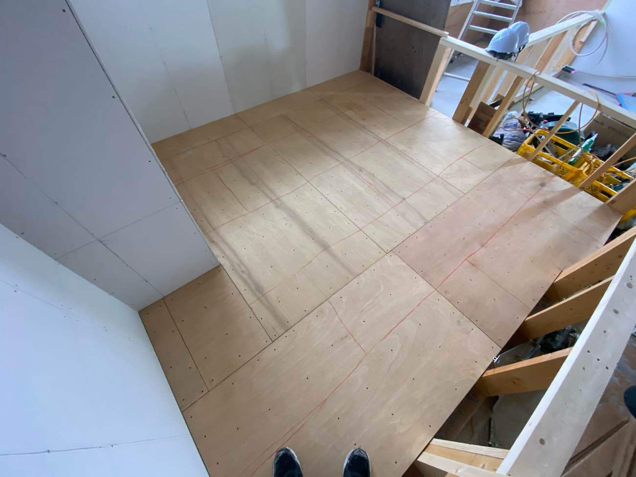 神奈川県川崎市麻生区の戸建住宅にて追加置床工事を行いました。乾式二重床