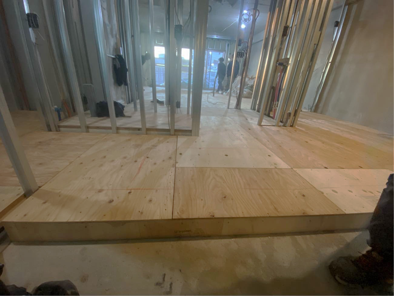 横浜市戸塚区にてマンション1日置床工事を行いました。乾式二重床