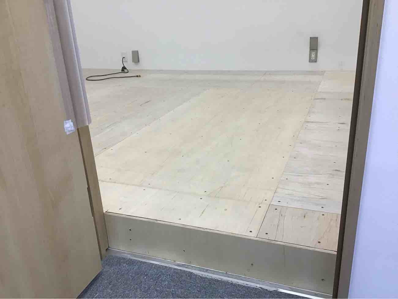 東京都中野区にて店舗の置床工事を行いました。フリーフロアCP-R・オトユカベースN