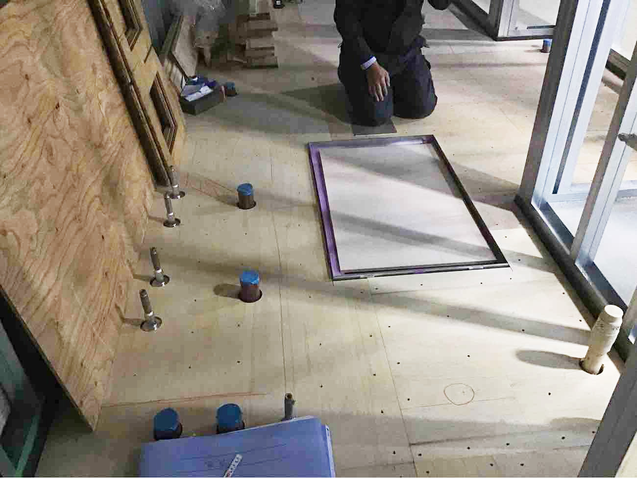 横浜市保土ヶ谷区にて店舗の置床工事を行いました。乾式二重床