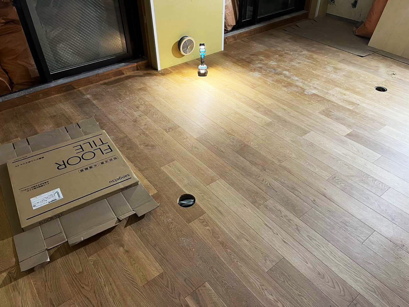 東京都世田谷区にてマンションの置床工事を行いました。乾式二重床