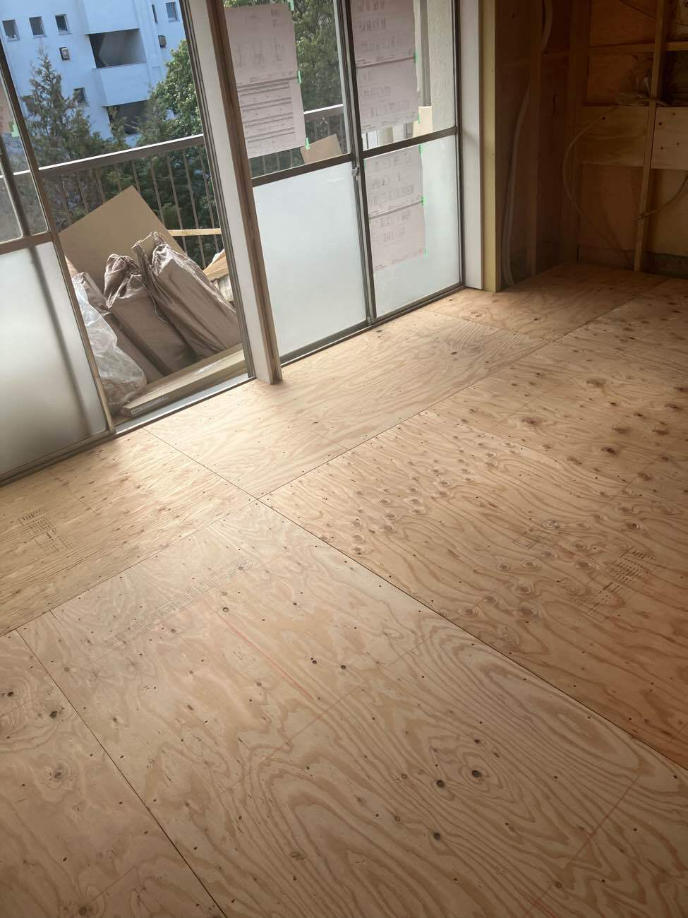 横浜市青葉区にて団地の置床工事を行いました。乾式二重床